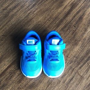 Baby Boy Nike Tennis Shoes size 5